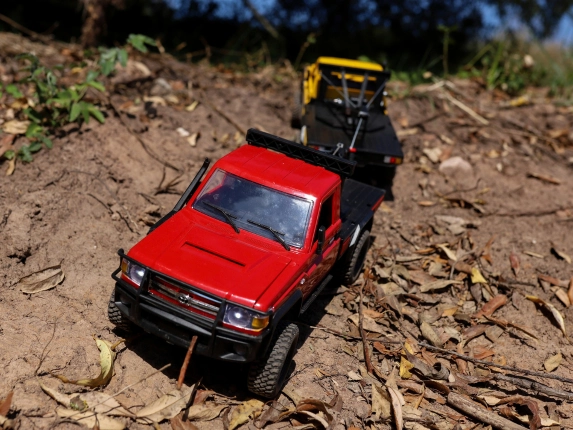 RC auto Land Cruiser Toyota s navijákem